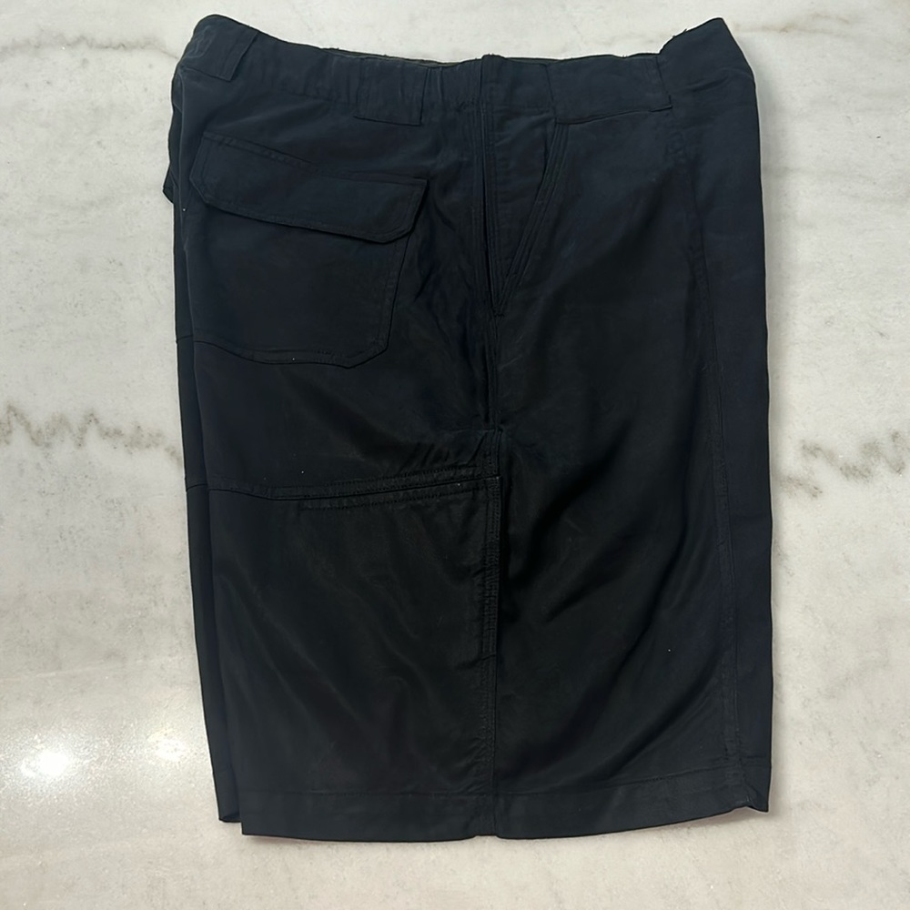 Tommy Bahama Black Mens Shorts Size 32